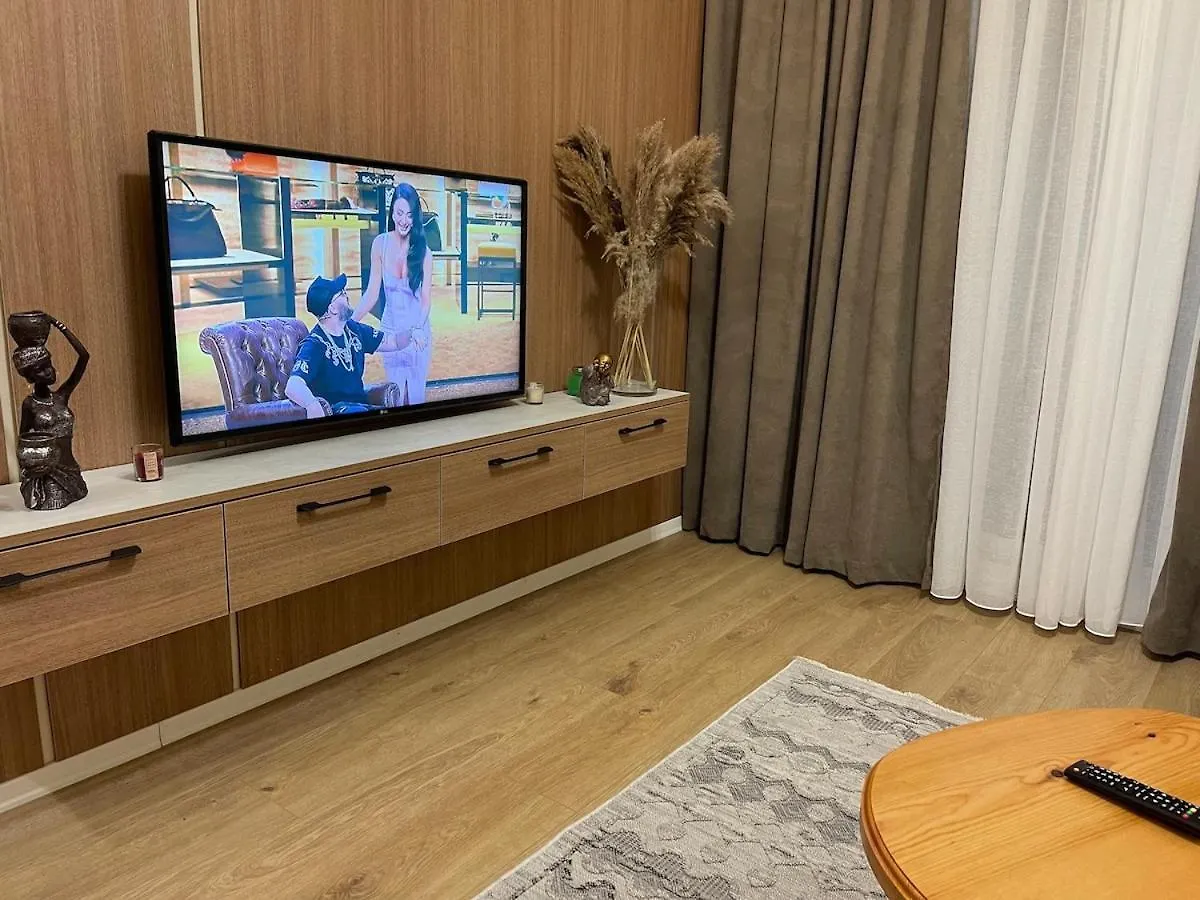 Jona Lovely 2 Bedroom 2 Bathroom Ap Free Parking ティラナ アパート