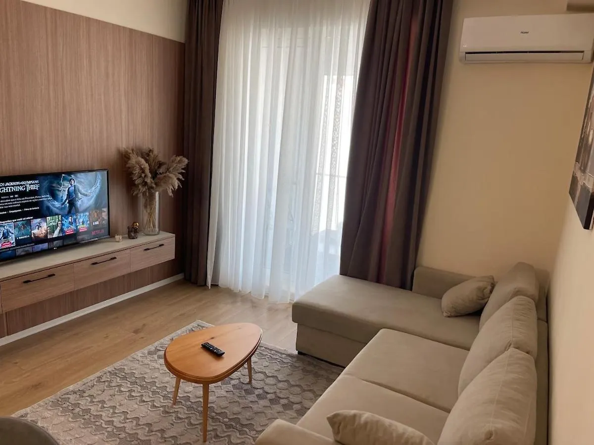 Jona Lovely 2 Bedroom 2 Bathroom Ap Free Parking ティラナ
