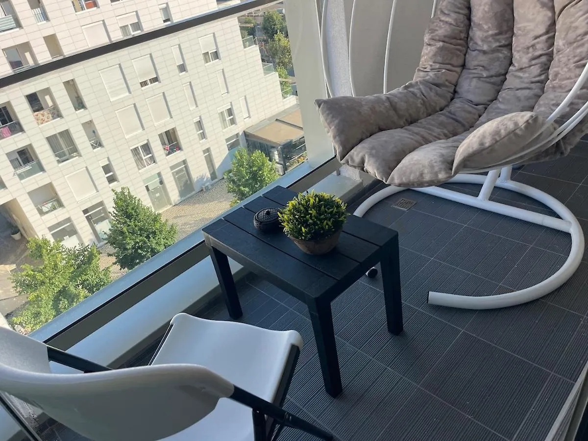 アパート Jona Lovely 2 Bedroom 2 Bathroom Ap Free Parking ティラナ
